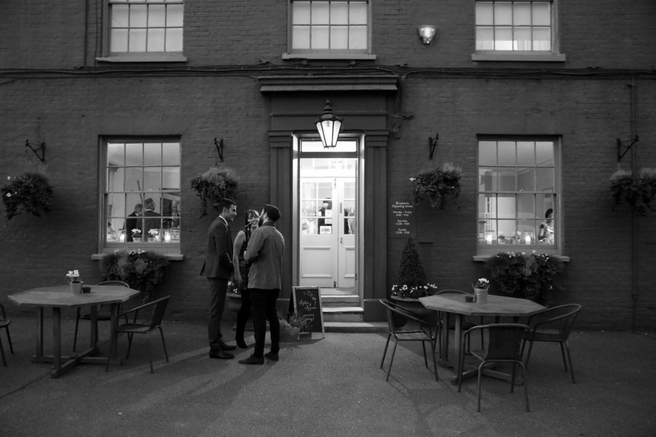 Blue Pigeons Hotel Worth  Buitenkant foto